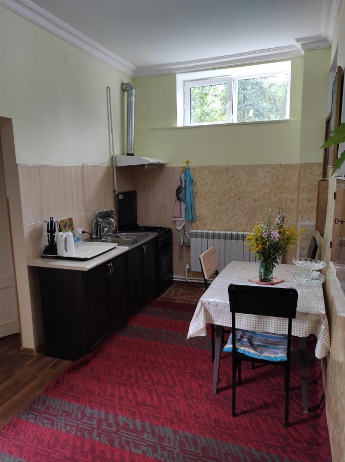 Inexpensive House Bed & Breakfast Vanadzor Bagian luar foto