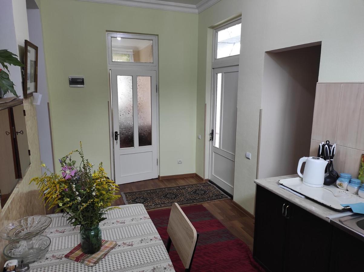 Inexpensive House Bed & Breakfast Vanadzor Bagian luar foto