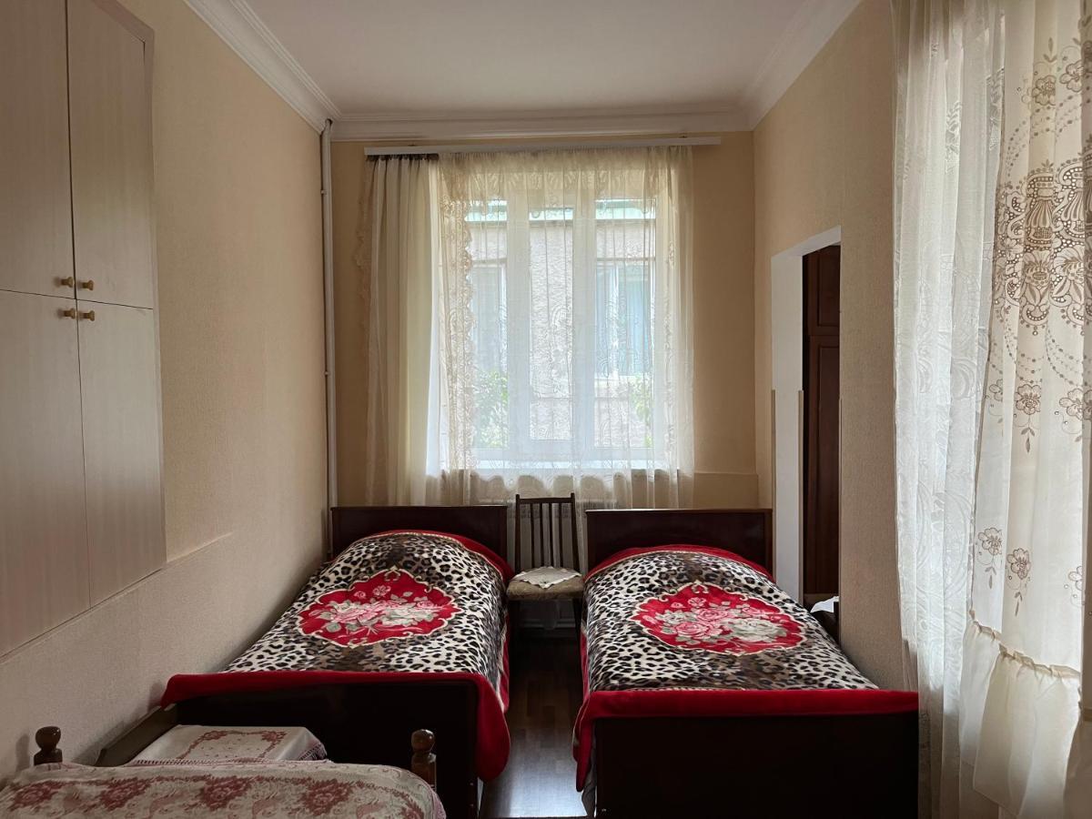 Inexpensive House Bed & Breakfast Vanadzor Bagian luar foto