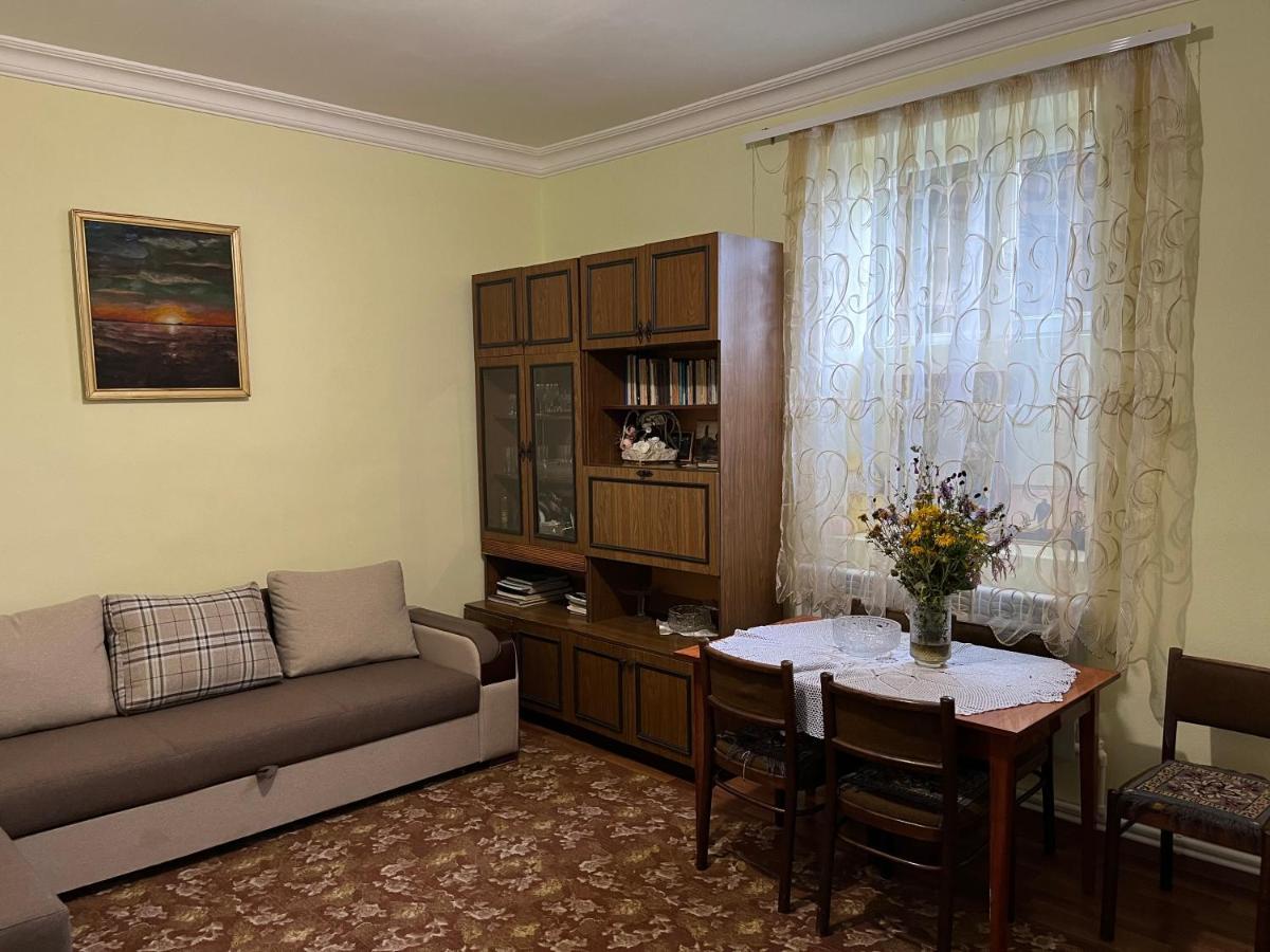 Inexpensive House Bed & Breakfast Vanadzor Bagian luar foto