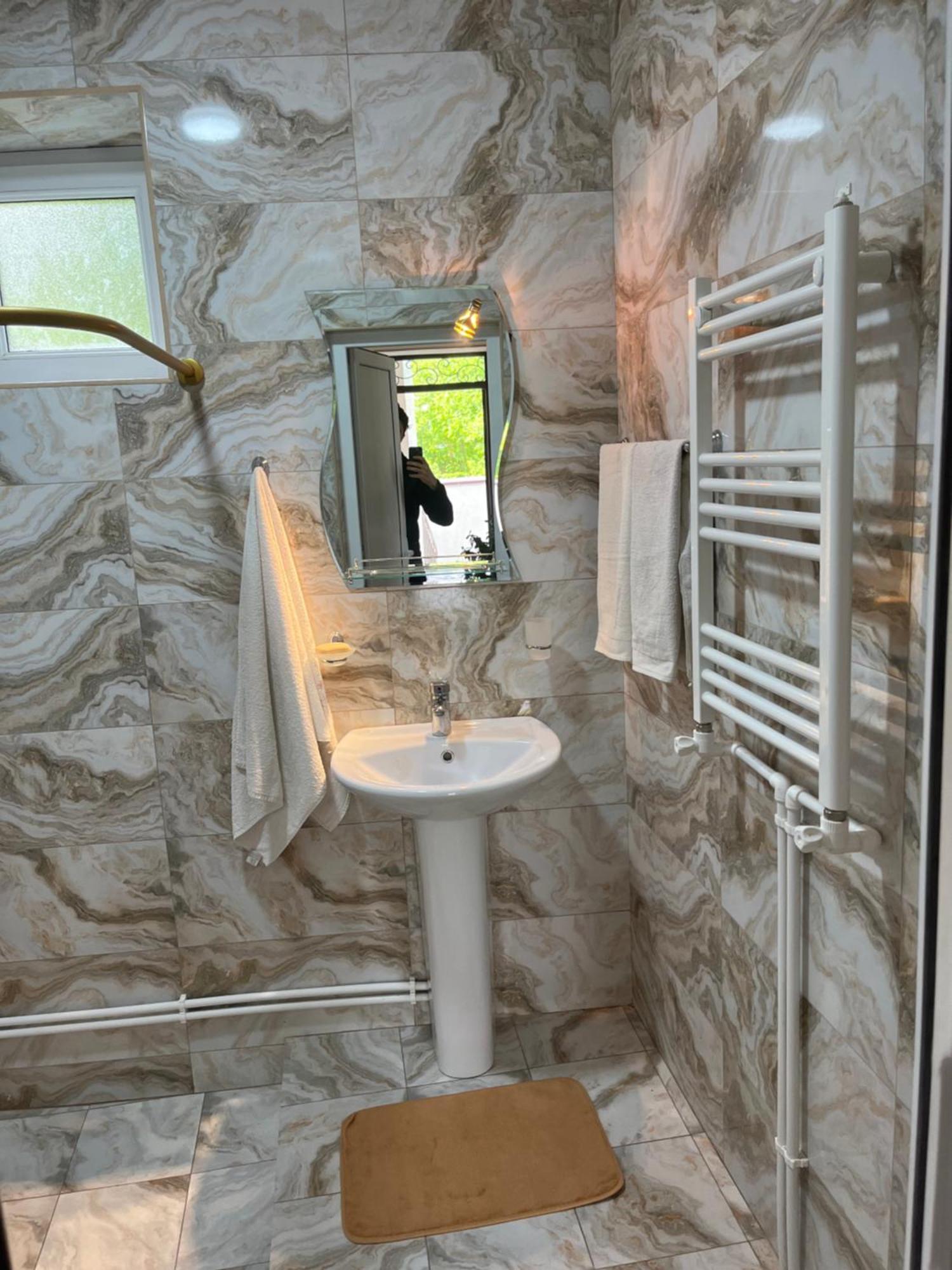 Inexpensive House Bed & Breakfast Vanadzor Bagian luar foto